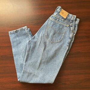 Vintage Lee Women’s Blue Denim Relaxed Fit Straight Leg Jeans Size 10 Short
